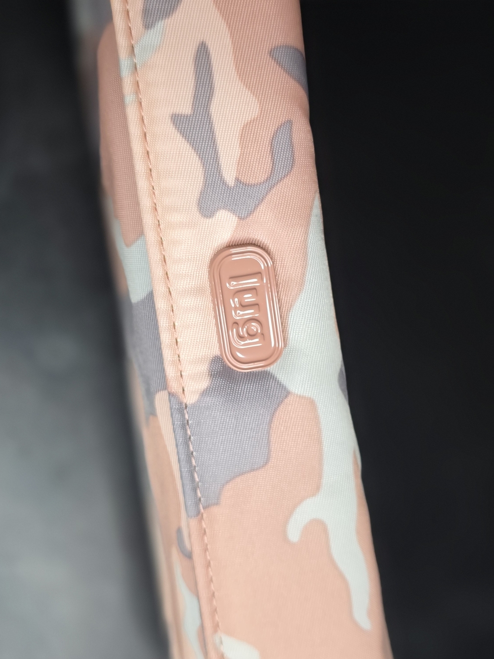 Lug Weekly Pill Organizer / Medication Case – Pink Camo